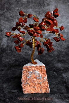 Roter Jaspis Edelsteinbäumchen 80 Steine